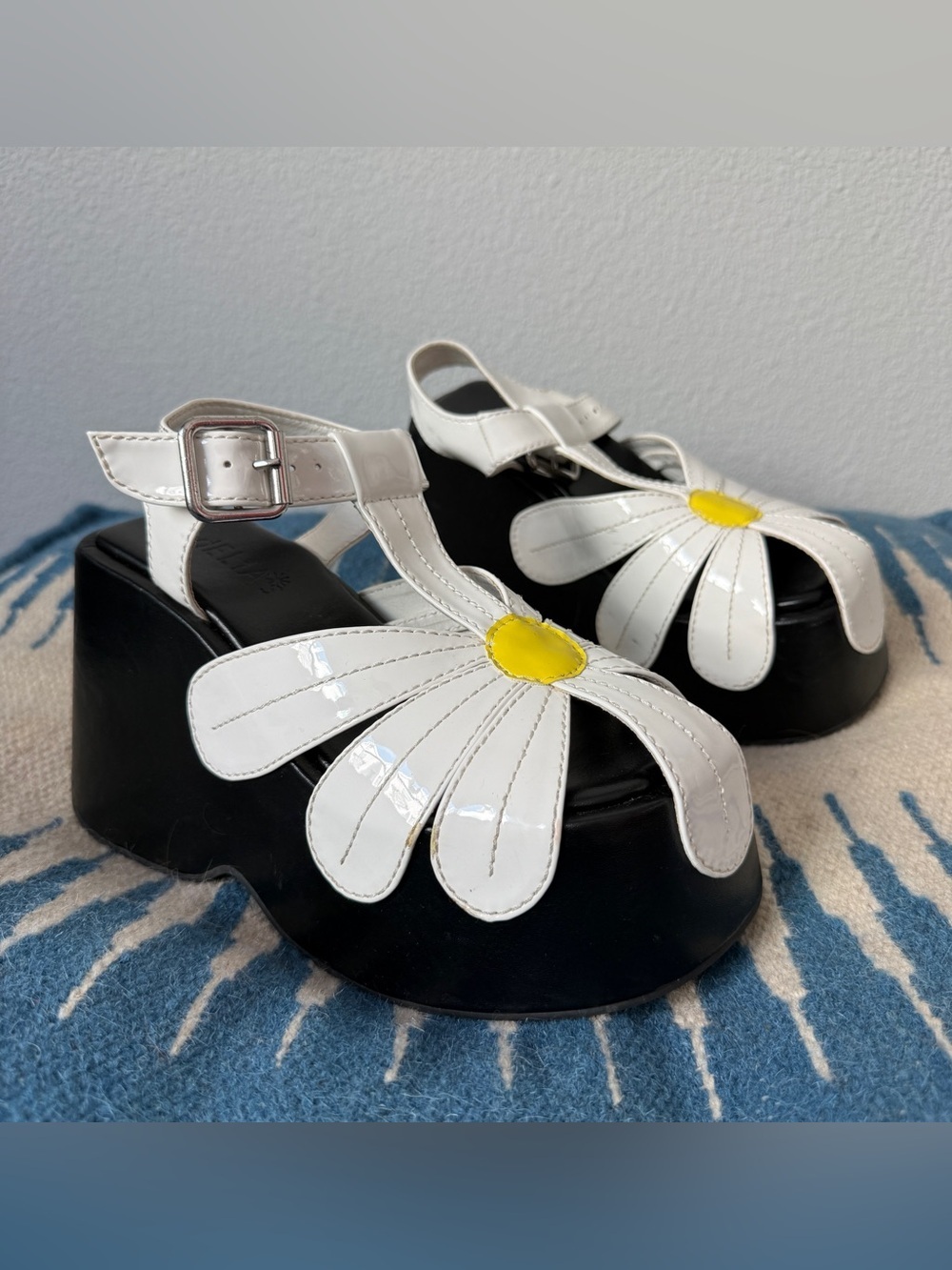 dELiA*s by Dolls Kill Forever Frolicking Platform Sandals Size 5